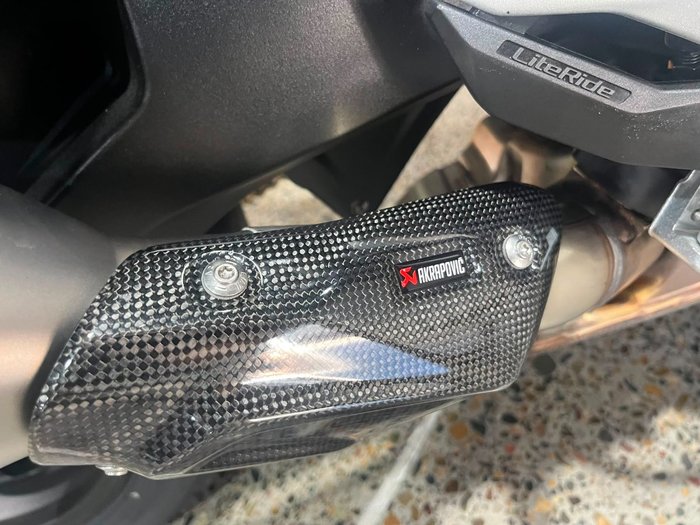 2026 BMW Motorrad M 1000 XR GREEN