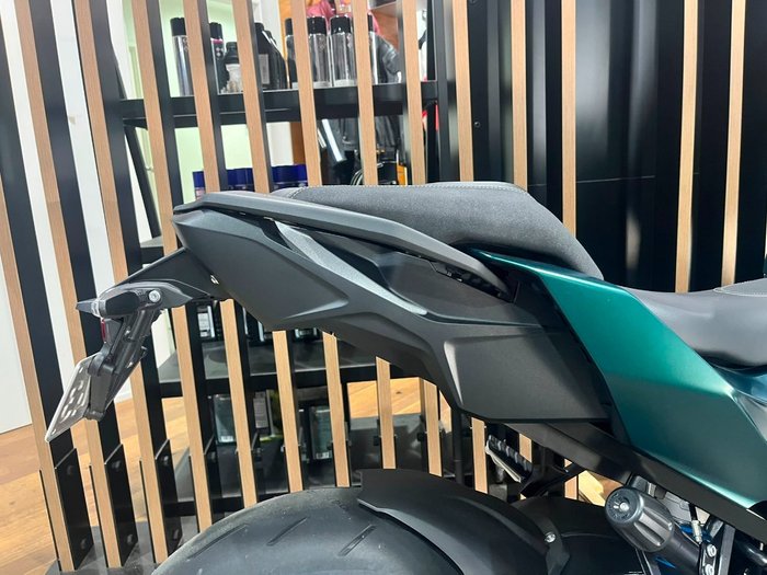 2026 BMW Motorrad M 1000 XR GREEN