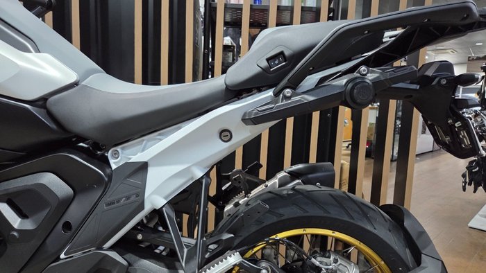 2026 BMW Motorrad R 1300 GS SILVER ICE