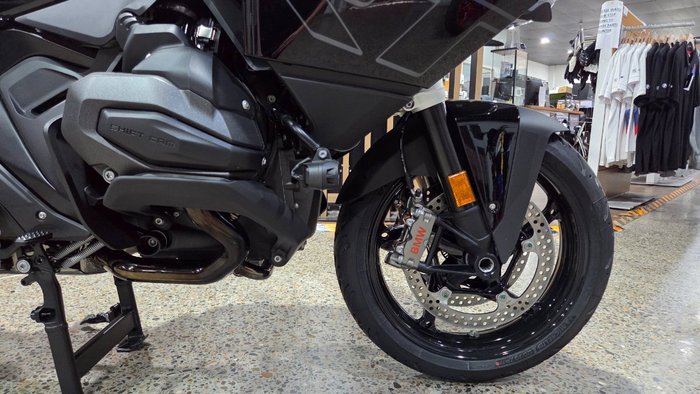 2026 BMW Motorrad 2026 BMW 1300CC R 1300 RT Impulse Black