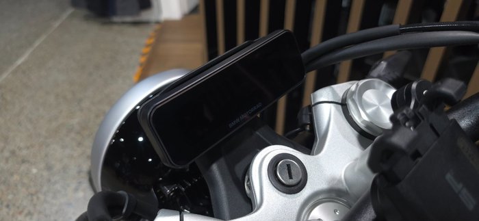 2025 BMW Motorrad R 12 Black