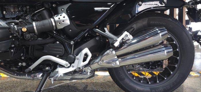 2025 BMW Motorrad R 12 Black