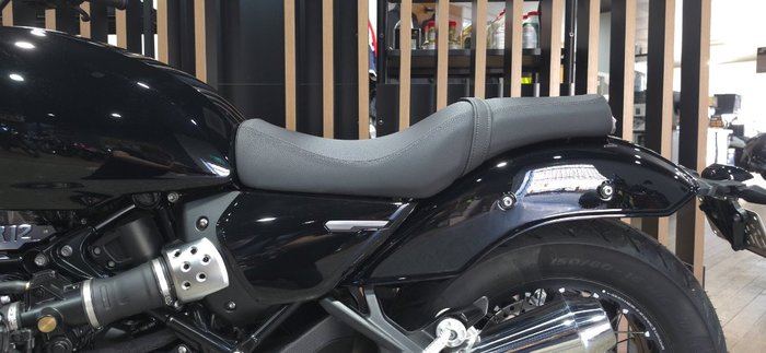 2025 BMW Motorrad R 12 Black
