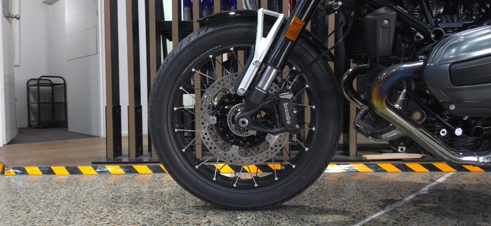 2025 BMW Motorrad R 12 Black