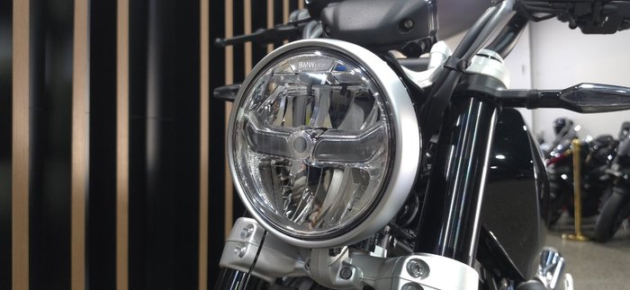 2025 BMW Motorrad R 12 Black