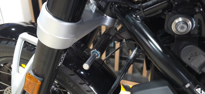 2025 BMW Motorrad R 12 Black