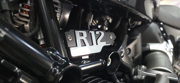 2025 BMW Motorrad R 12 Black