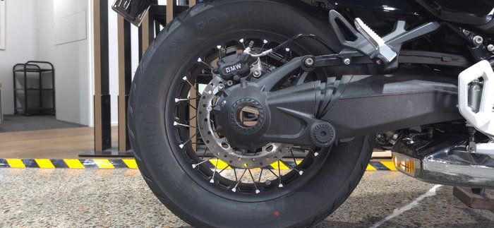 2025 BMW Motorrad R 12 Black