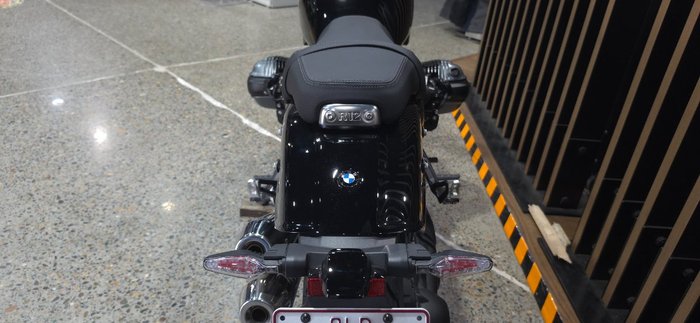 2025 BMW Motorrad R 12 Black