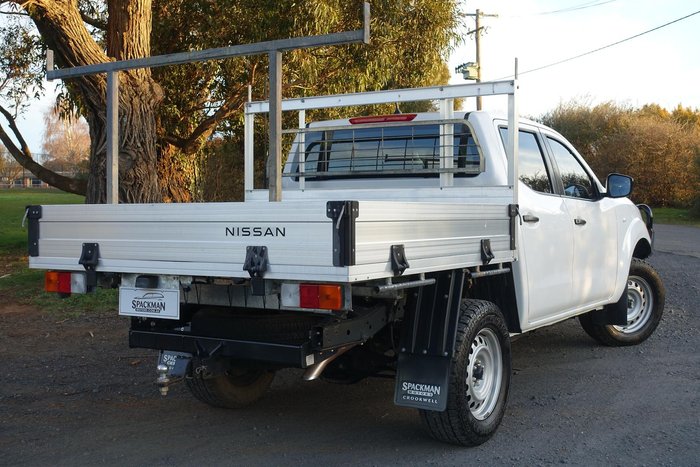 2022 Nissan Navara SL