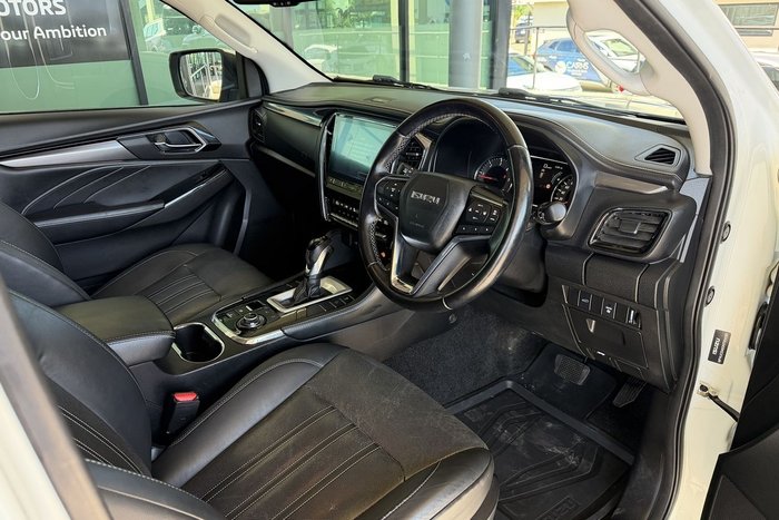 2022 Isuzu MU-X LS-T