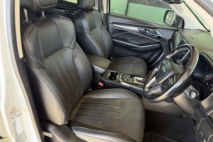 2022 Isuzu MU-X LS-T