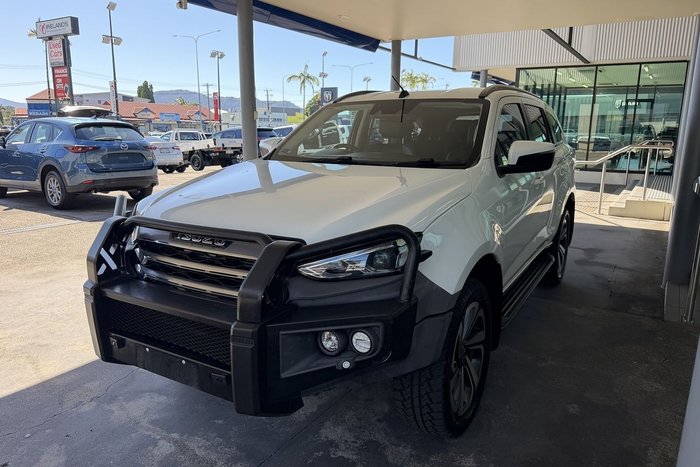 2022 Isuzu MU-X LS-T