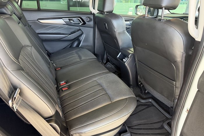 2022 Isuzu MU-X LS-T