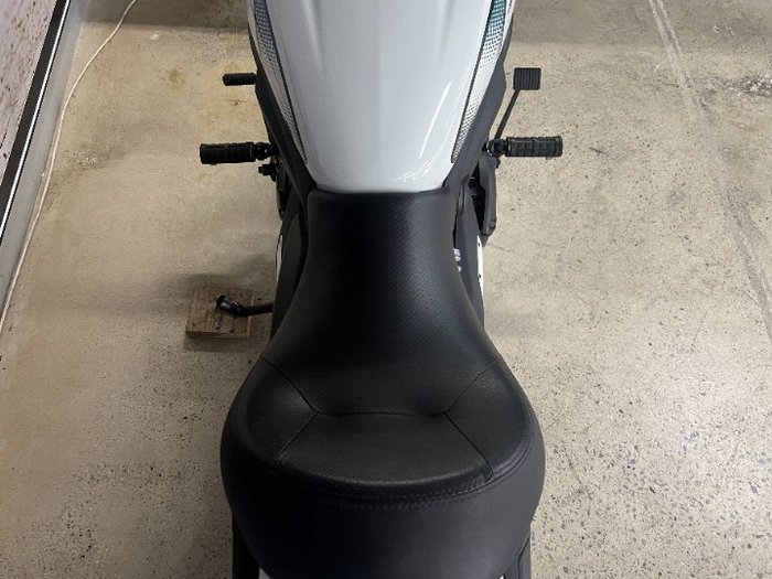 2021 Kawasaki VULCAN S (EN650D LAMS) WHITE