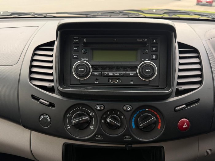 2013 Mitsubishi Triton GLX