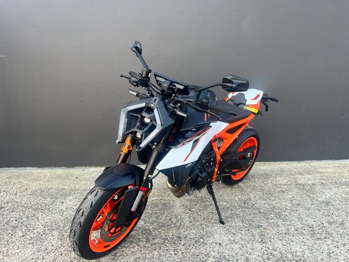 2026 Ktm 990 DUKE R ORANGE