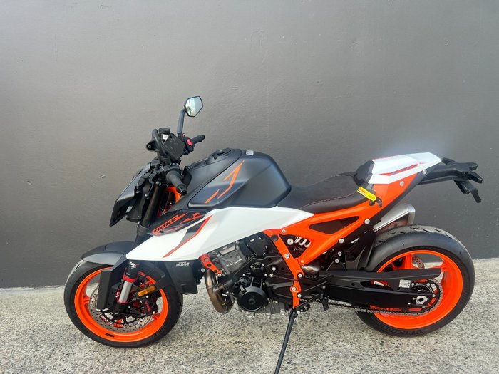 2026 Ktm 990 DUKE R ORANGE