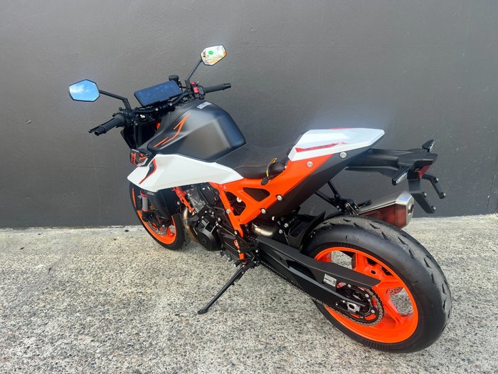 2026 Ktm 990 DUKE R ORANGE
