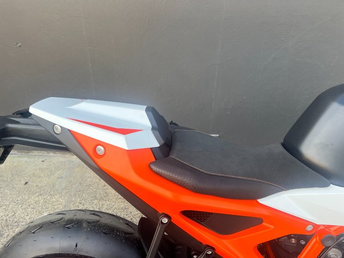 2026 Ktm 990 DUKE R ORANGE