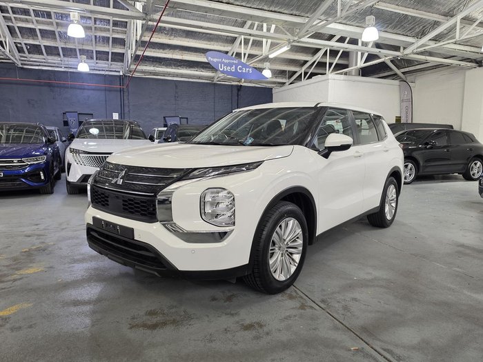 2023 Mitsubishi Outlander ES