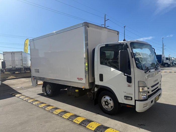 2022 Isuzu N Series NNR 45-150 Vanpack
