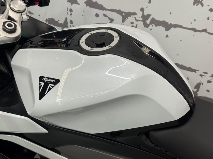 2024 Triumph Daytona 660 LAMS Daytona White