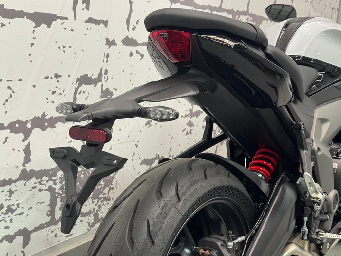 2024 Triumph Daytona 660 LAMS Daytona White