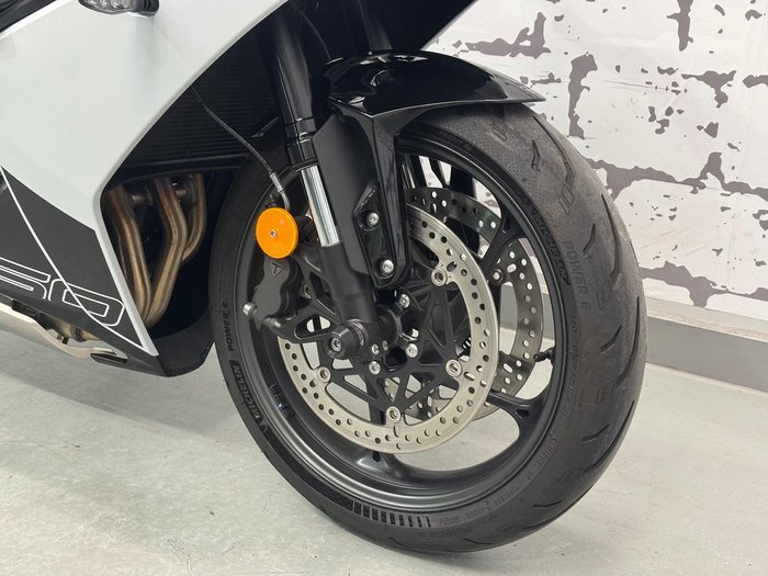 2024 Triumph Daytona 660 LAMS Daytona White
