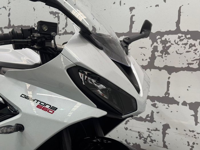 2024 Triumph Daytona 660 LAMS Daytona White