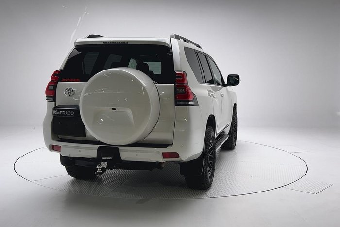 2022 Toyota Landcruiser Prado VX