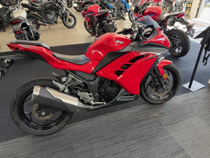 2016 Kawasaki Ninja 300 (EX300A)