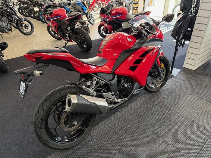 2016 Kawasaki Ninja 300 (EX300A)