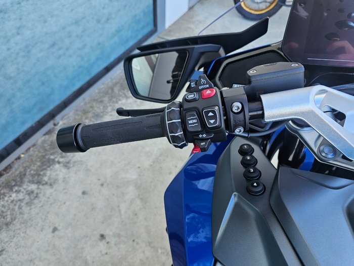 2026 BMW Motorrad R 1300 RT IMPULSE Racing Blue Metallic