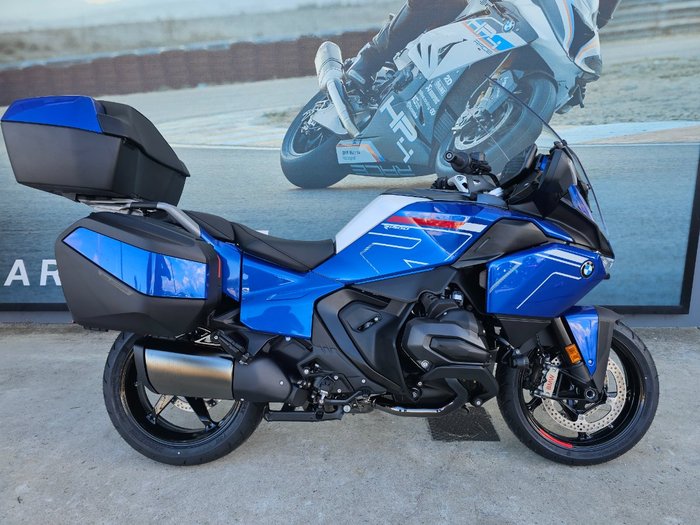 2026 BMW Motorrad R 1300 RT IMPULSE Racing Blue Metallic