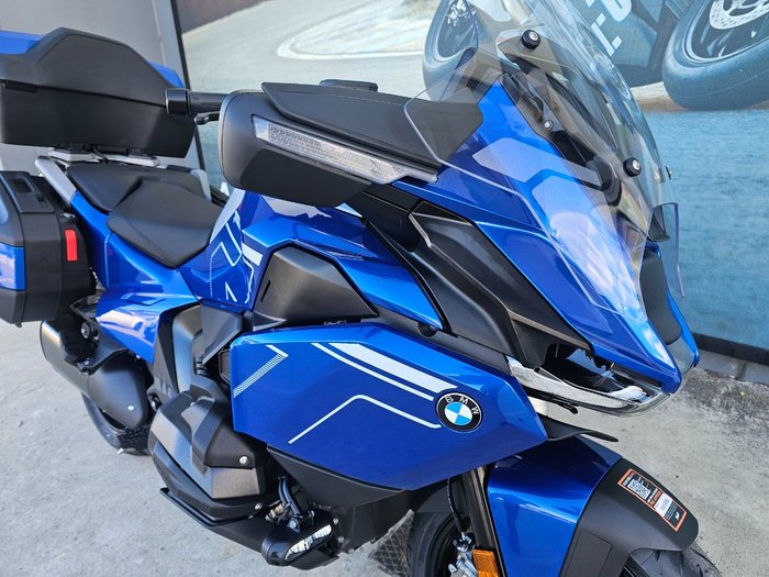 2026 BMW Motorrad R 1300 RT IMPULSE Racing Blue Metallic