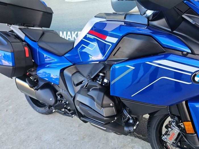 2026 BMW Motorrad R 1300 RT IMPULSE Racing Blue Metallic