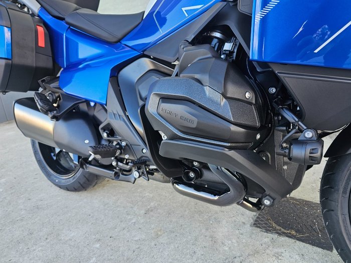 2026 BMW Motorrad R 1300 RT IMPULSE Racing Blue Metallic