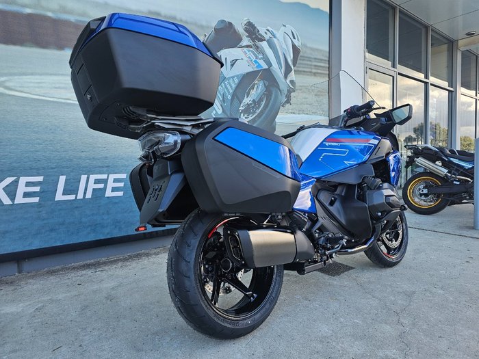 2026 BMW Motorrad R 1300 RT IMPULSE Racing Blue Metallic