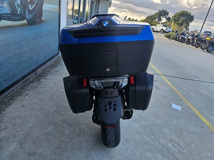2026 BMW Motorrad R 1300 RT IMPULSE Racing Blue Metallic