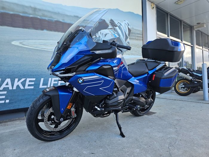 2026 BMW Motorrad R 1300 RT IMPULSE Racing Blue Metallic