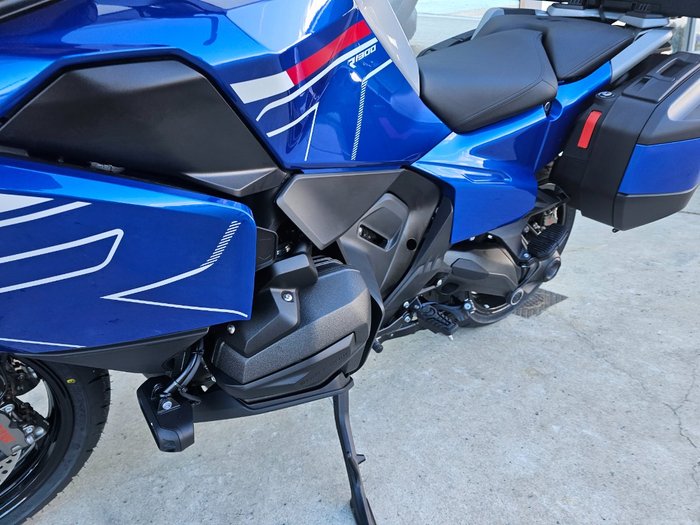 2026 BMW Motorrad R 1300 RT IMPULSE Racing Blue Metallic