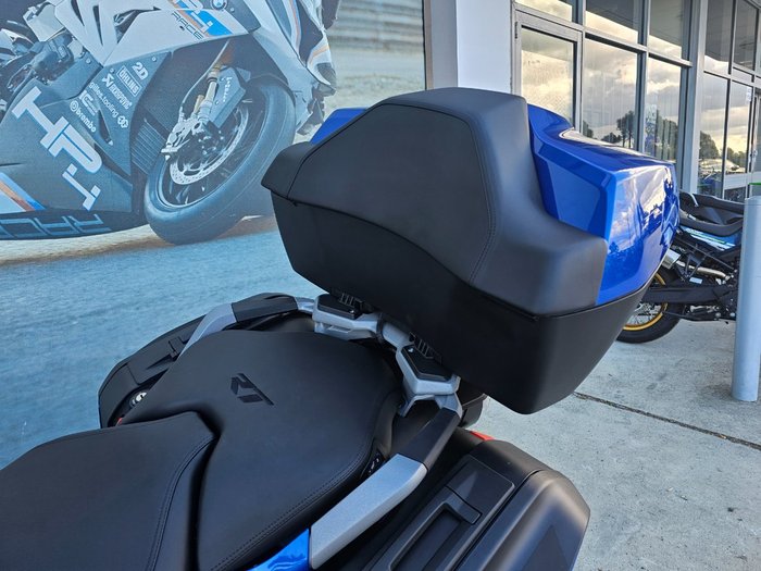 2026 BMW Motorrad R 1300 RT IMPULSE Racing Blue Metallic