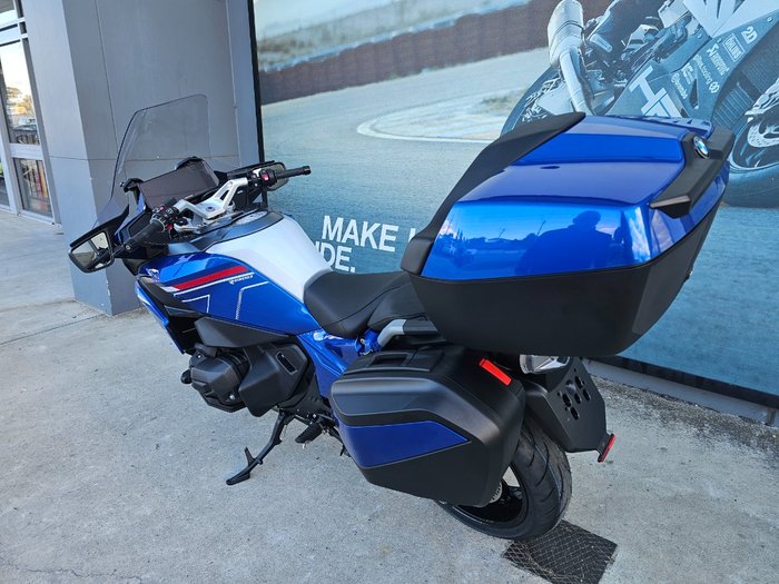 2026 BMW Motorrad R 1300 RT IMPULSE Racing Blue Metallic