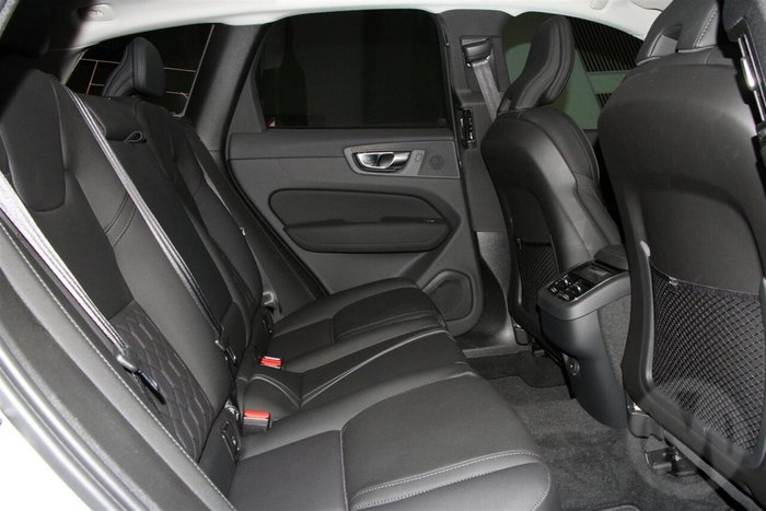 2025 Volvo XC60 Plus B5 Bright