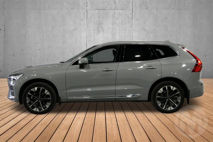 2025 Volvo XC60 Plus B5 Bright