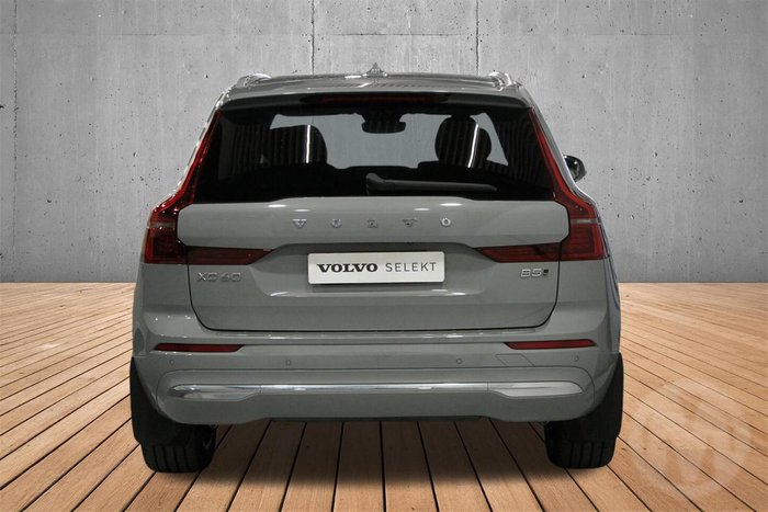2025 Volvo XC60 Plus B5 Bright