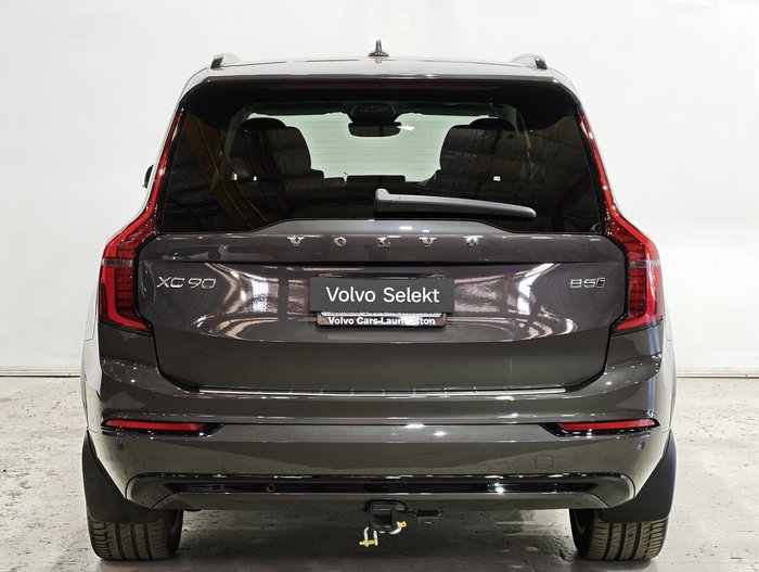 2025 Volvo XC90 Ultra B5 Dark