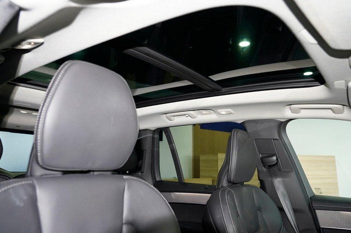2025 Volvo XC90 Ultra B5 Dark