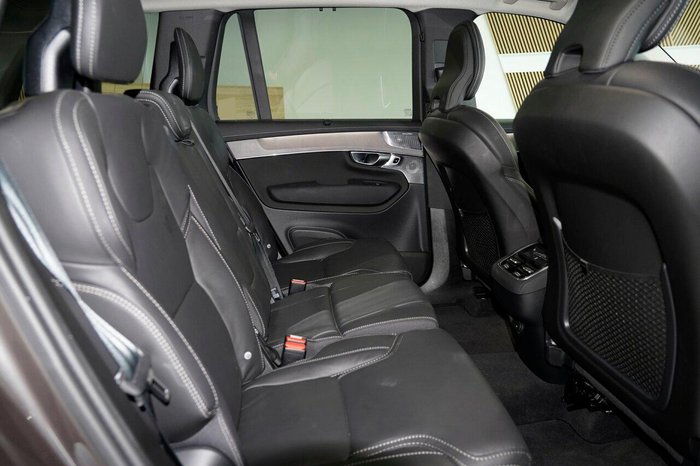 2025 Volvo XC90 Ultra B5 Dark